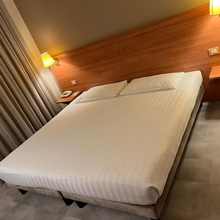 Hotel Re Лисоне Екстериор снимка