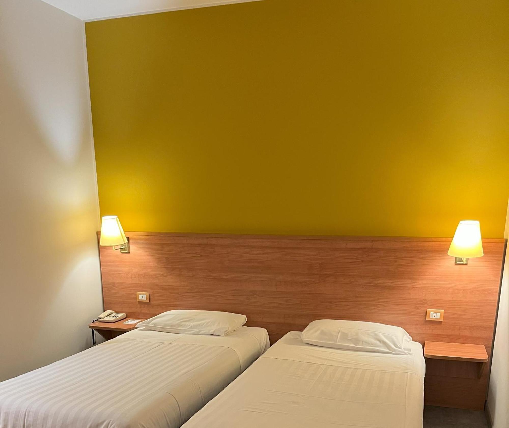 Hotel Re Лисоне Екстериор снимка